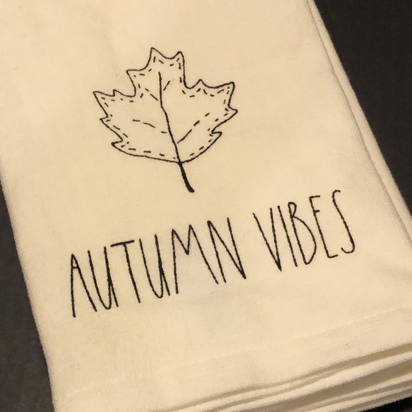 NWTS - RAE DUNN ARTISAN COLLECTION KITCHEN TOWELS 16โx 26โ (2 pc set) - Picture 3 of 4